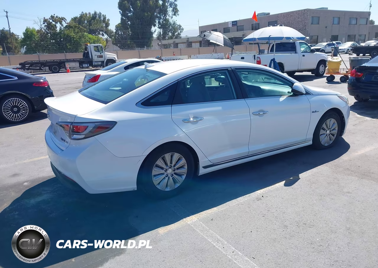 2017 Hyundai Sonata Hybrid Se VIN:KMHE24L38HA063247 - 4