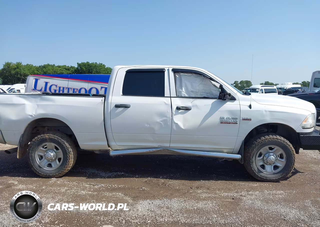 2017 Ram 2500 Tradesman 4X4 6'4 Box VIN:3C6UR5CJ3HG579055 - 13