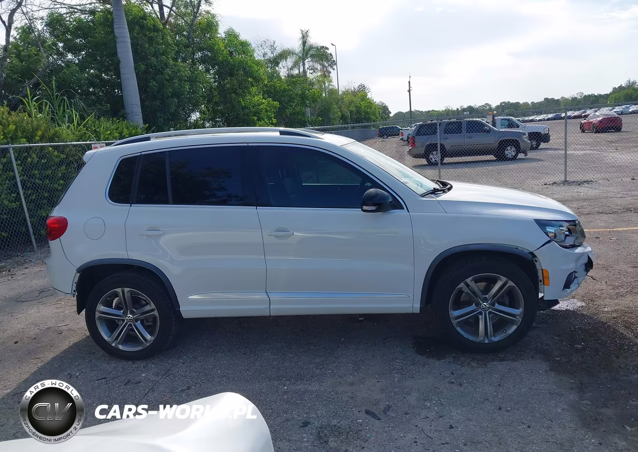 2017 Volkswagen Tiguan 2.0T Sport VIN:WVGTV7AX5HK013664 - 14