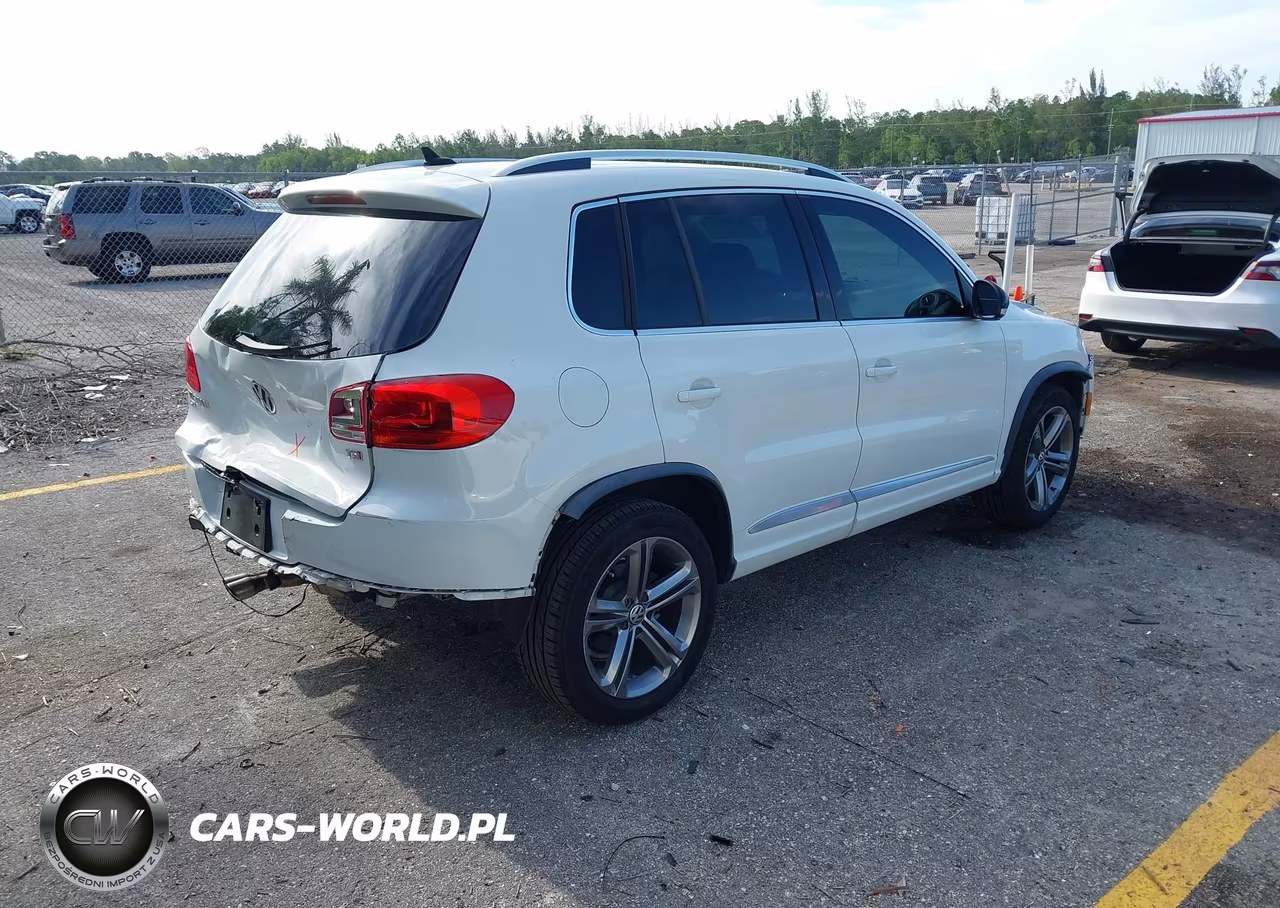 2017 Volkswagen Tiguan 2.0T Sport VIN:WVGTV7AX5HK013664 - 4