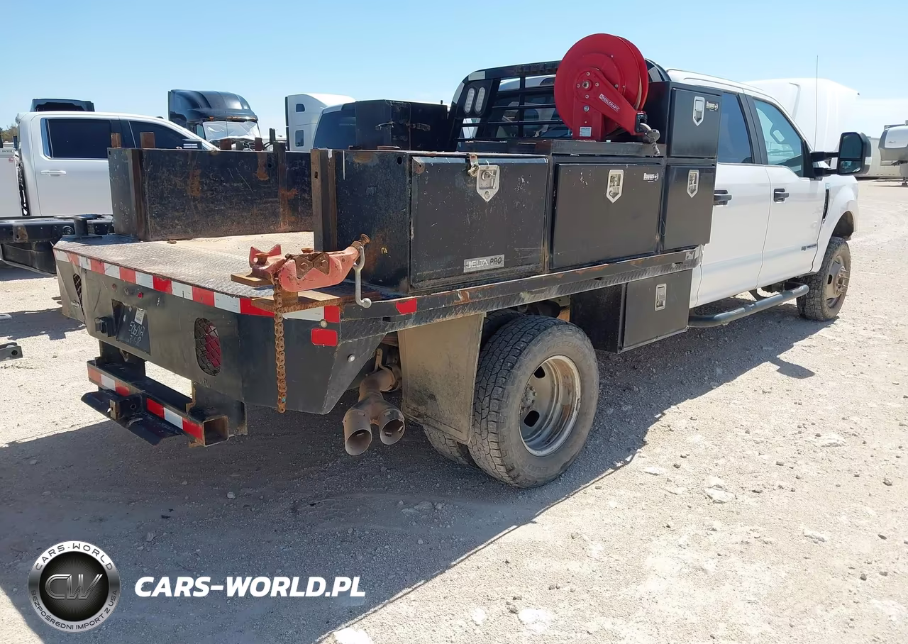 2018 Ford F-350 Chassis Xl VIN:1FD8W3HT6JEC66771 - 4
