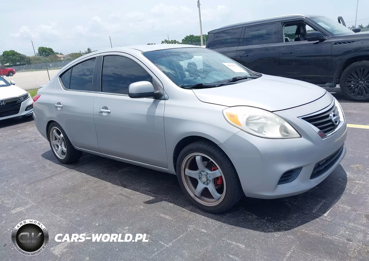 2013 Nissan Versa 1.6 Sv