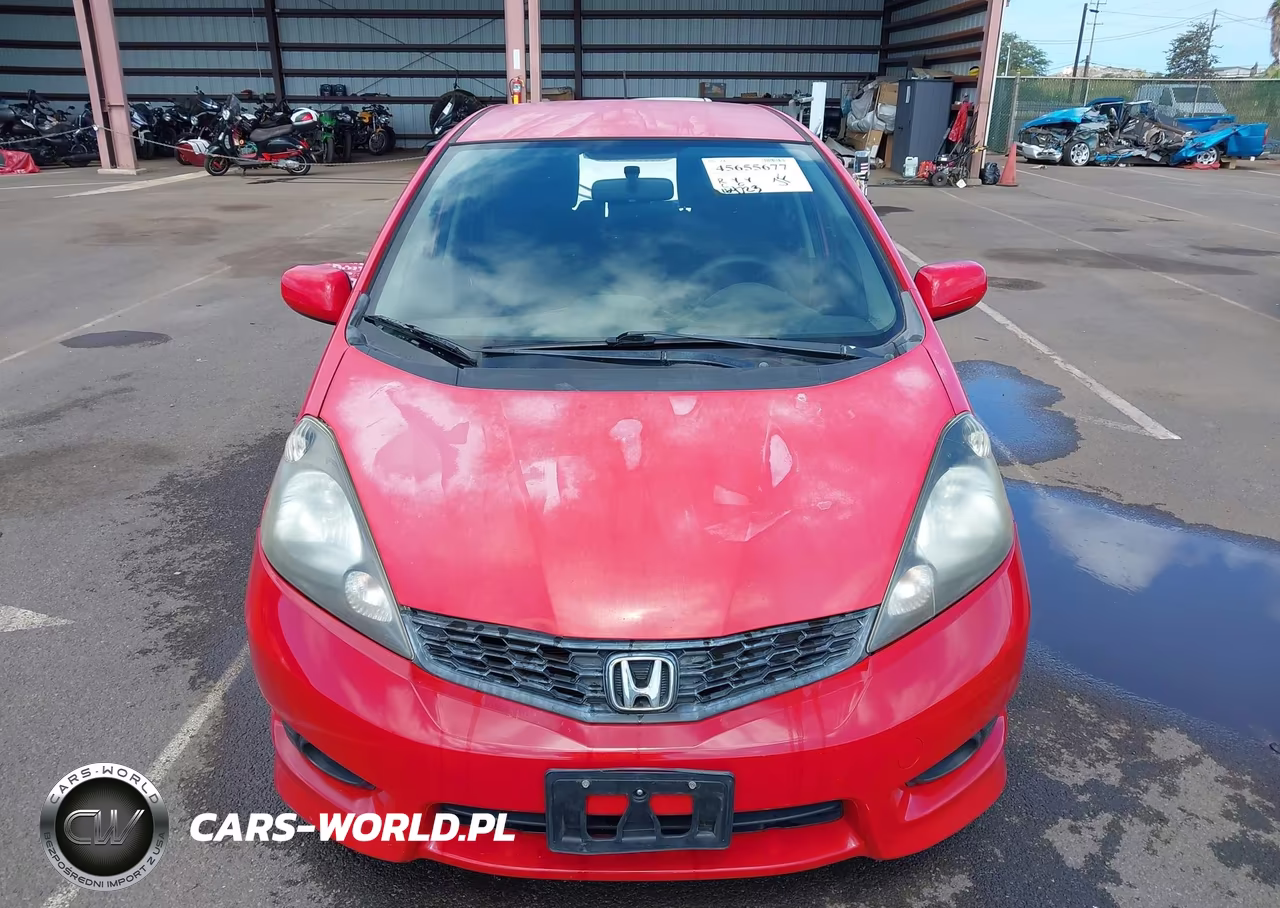 2013 Honda Fit Sport VIN:JHMGE8H5XDC050941 - 13