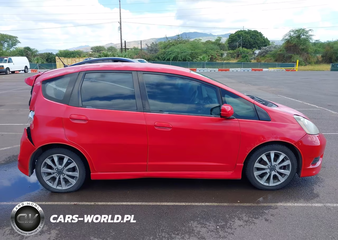 2013 Honda Fit Sport VIN:JHMGE8H5XDC050941 - 14