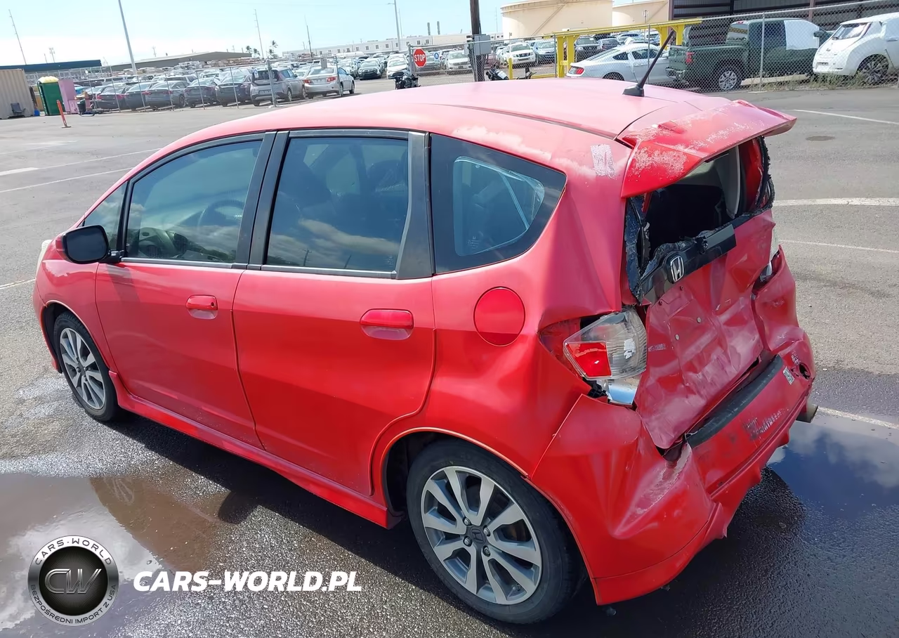 2013 Honda Fit Sport VIN:JHMGE8H5XDC050941 - 18