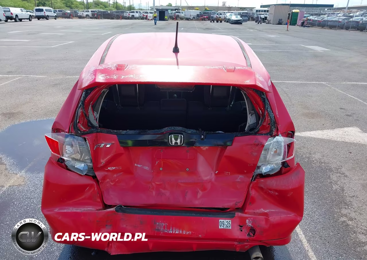 2013 Honda Fit Sport VIN:JHMGE8H5XDC050941 - 6