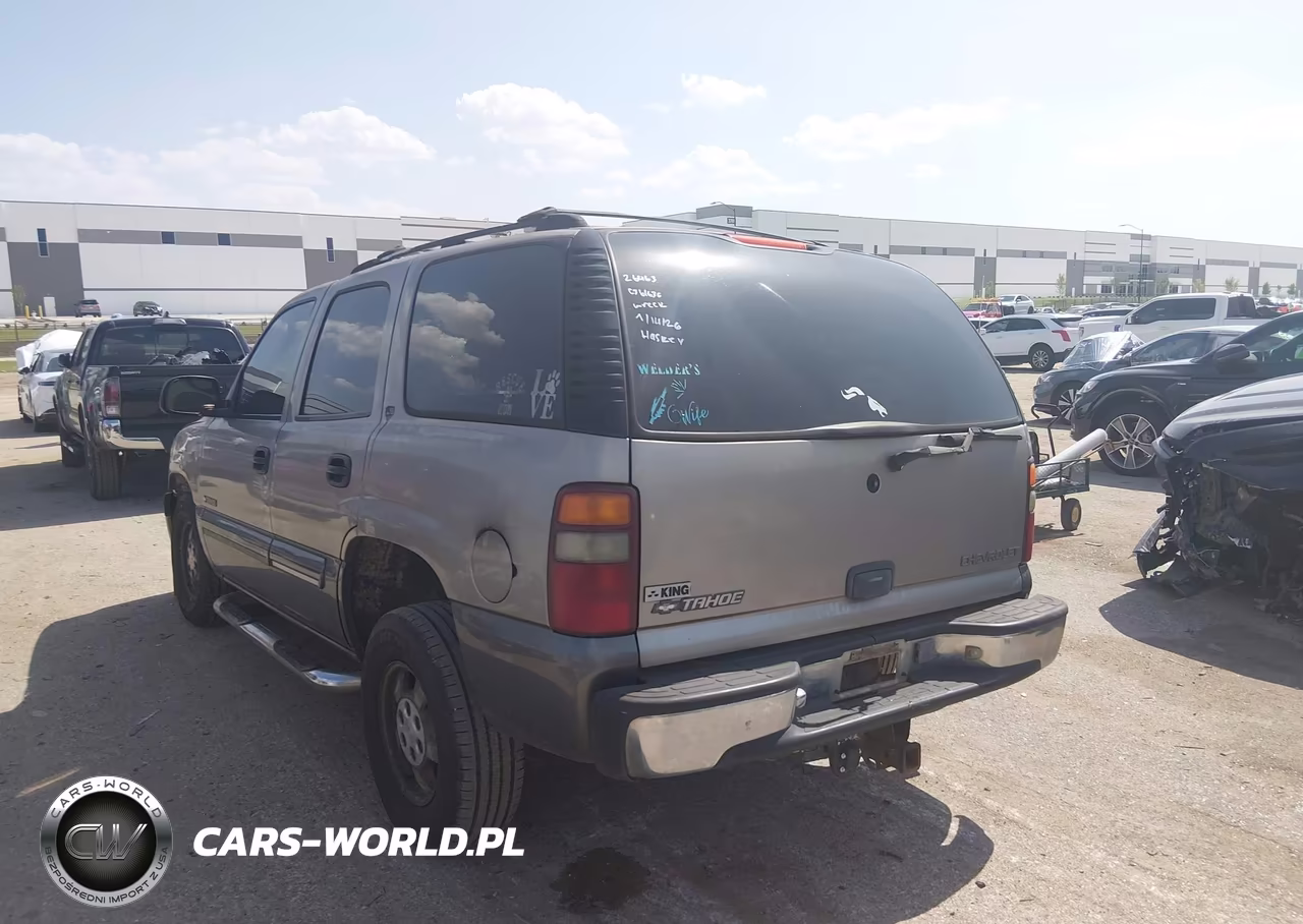 2000 Chevrolet Tahoe All New Ls VIN:1GNEC13T1YJ121836 - 3