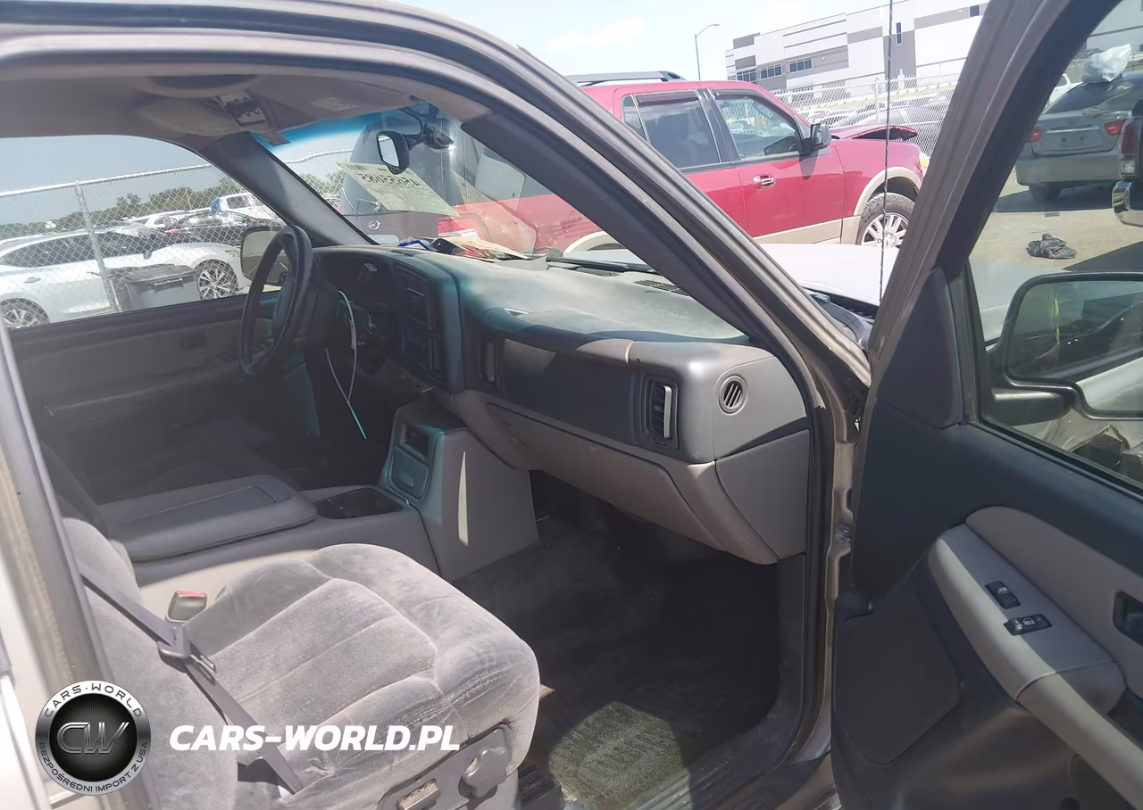 2000 Chevrolet Tahoe All New Ls VIN:1GNEC13T1YJ121836 - 5