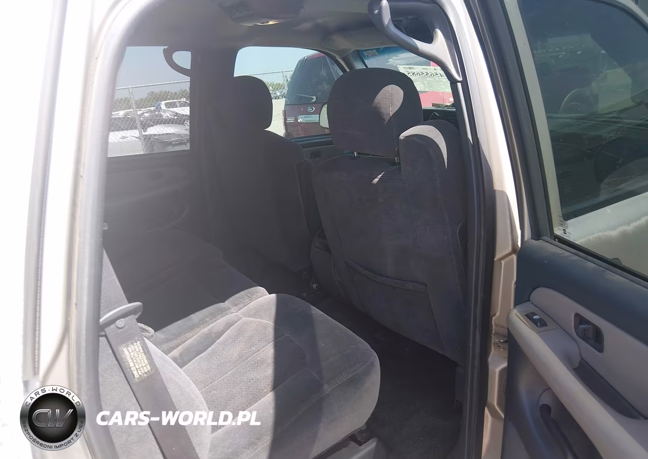 2000 Chevrolet Tahoe All New Ls VIN:1GNEC13T1YJ121836 - 8