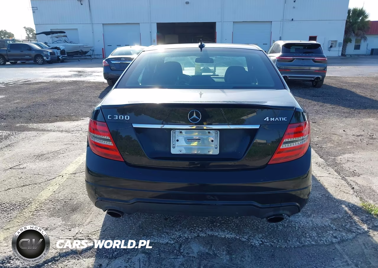 2014 Mercedes-Benz C 300 Sport 4Matic VIN:WDDGF8AB1ER318200 - 16