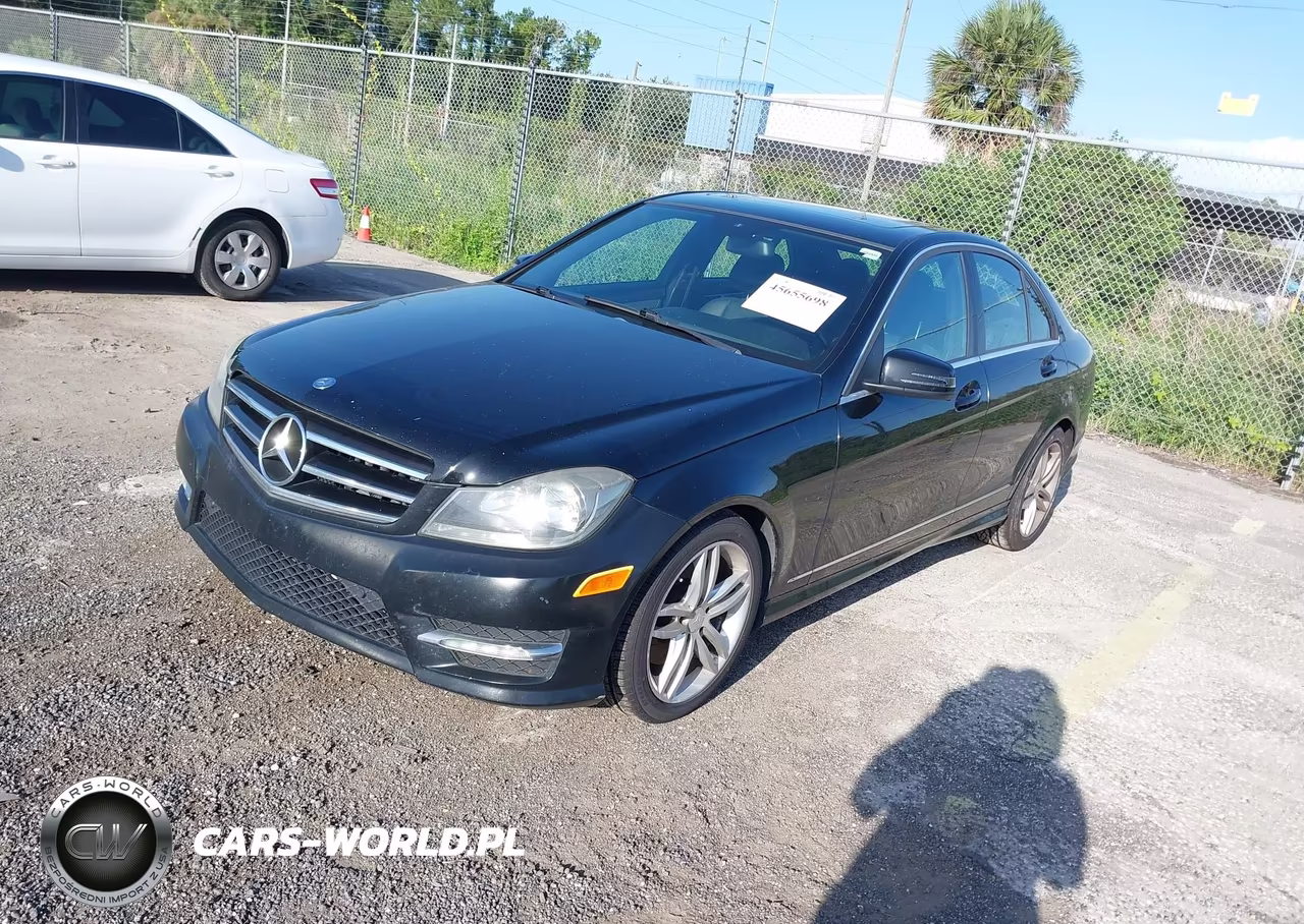 2014 Mercedes-Benz C 300 Sport 4Matic VIN:WDDGF8AB1ER318200 - 2