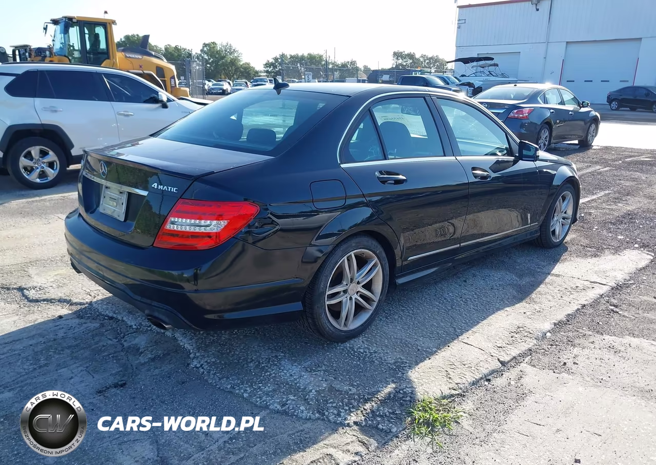 2014 Mercedes-Benz C 300 Sport 4Matic VIN:WDDGF8AB1ER318200 - 4