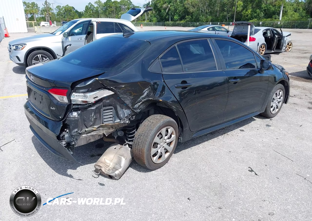2020 Toyota Corolla Le VIN:5YFEPRAE5LP033828 - 4