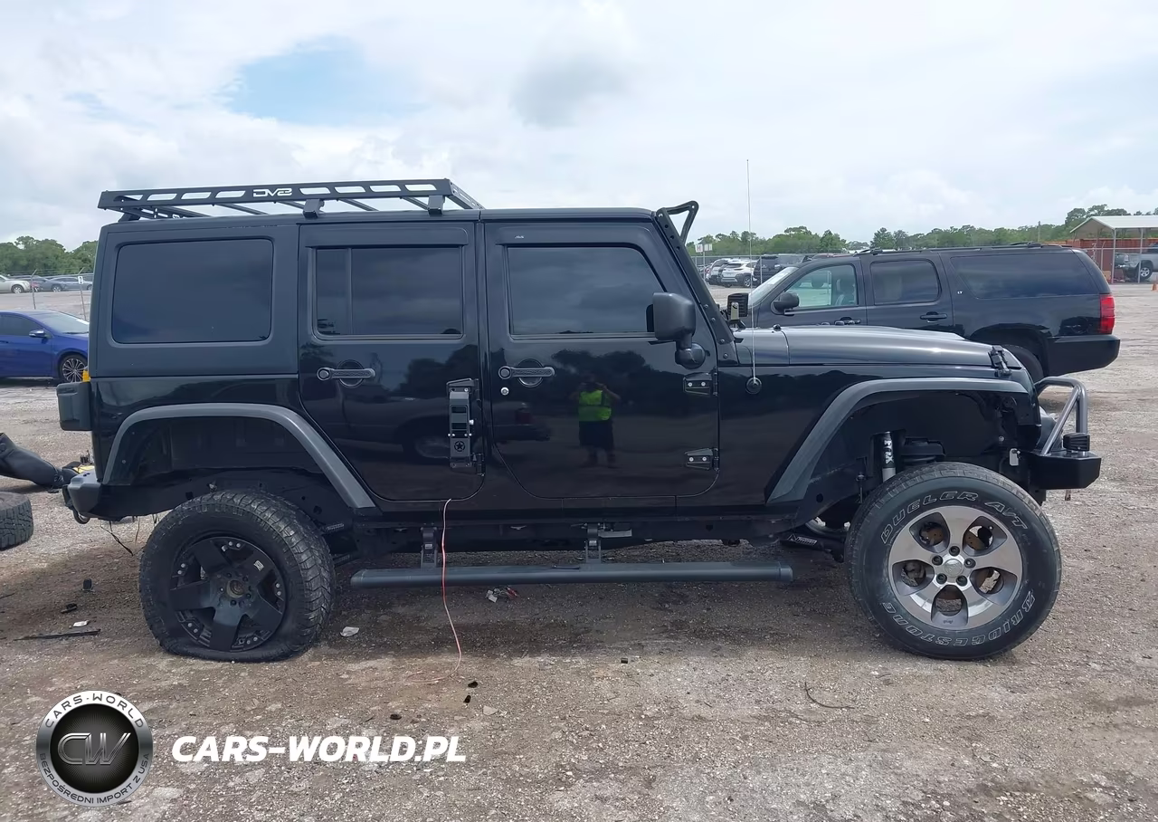 2016 Jeep Wrangler Unlimited Sahara VIN:1C4HJWEG4GL239892 - 14