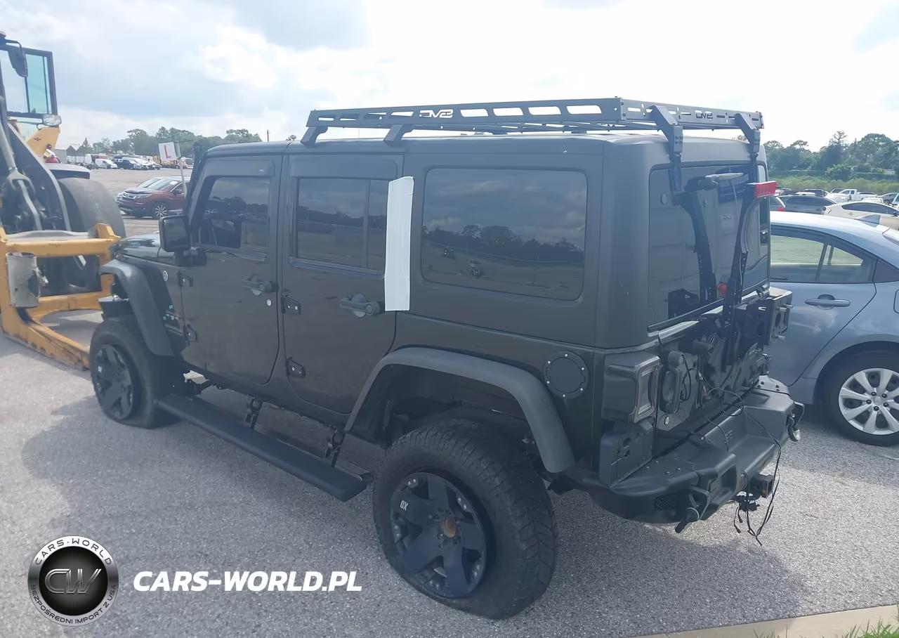 2016 Jeep Wrangler Unlimited Sahara VIN:1C4HJWEG4GL239892 - 3