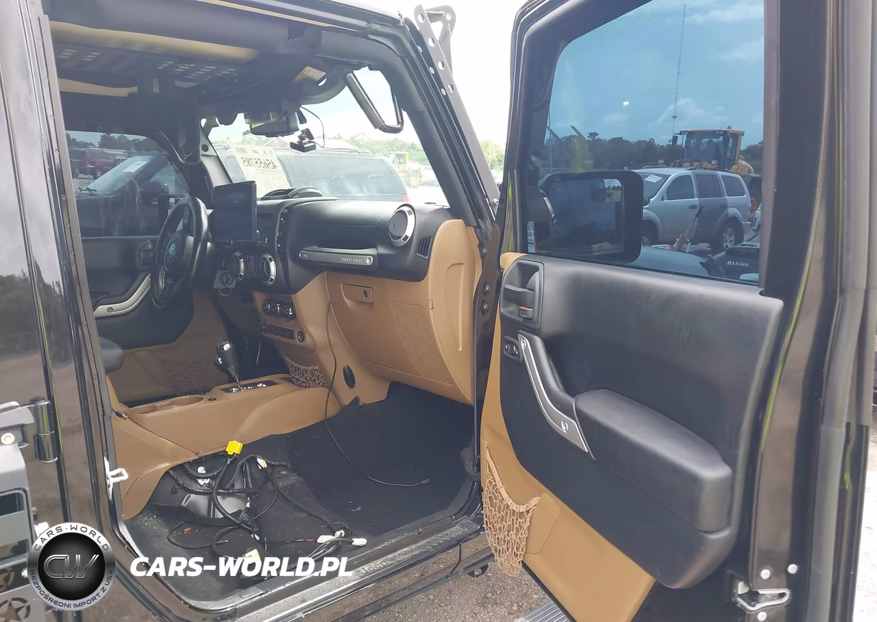 2016 Jeep Wrangler Unlimited Sahara VIN:1C4HJWEG4GL239892 - 5