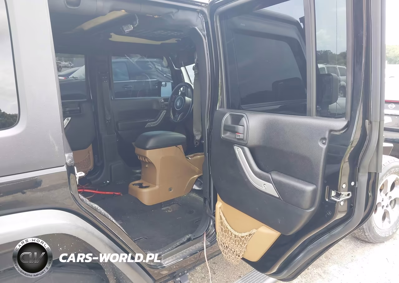 2016 Jeep Wrangler Unlimited Sahara VIN:1C4HJWEG4GL239892 - 8