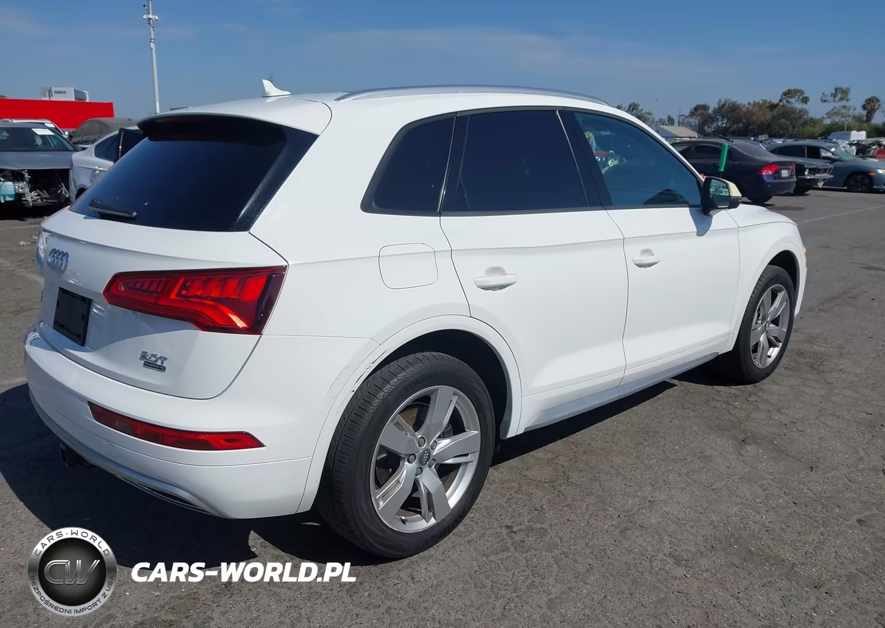 2018 Audi Q5 2.0T Premium-2.0T Tech Premium VIN:WA1ANAFY6J2010086 - 4
