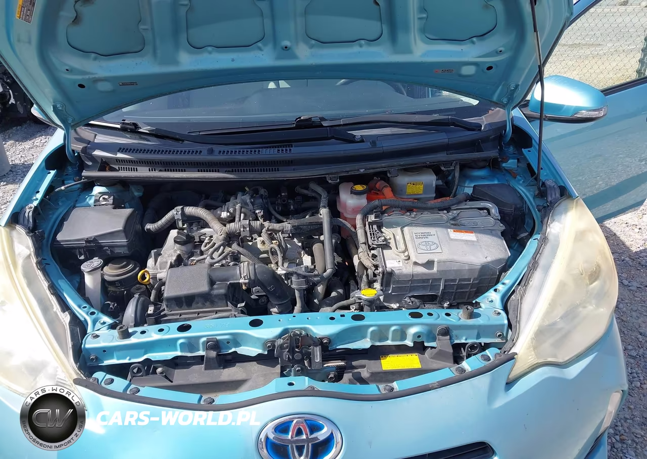 2012 Toyota Prius C One VIN:JTDKDTB35C1012939 - 10