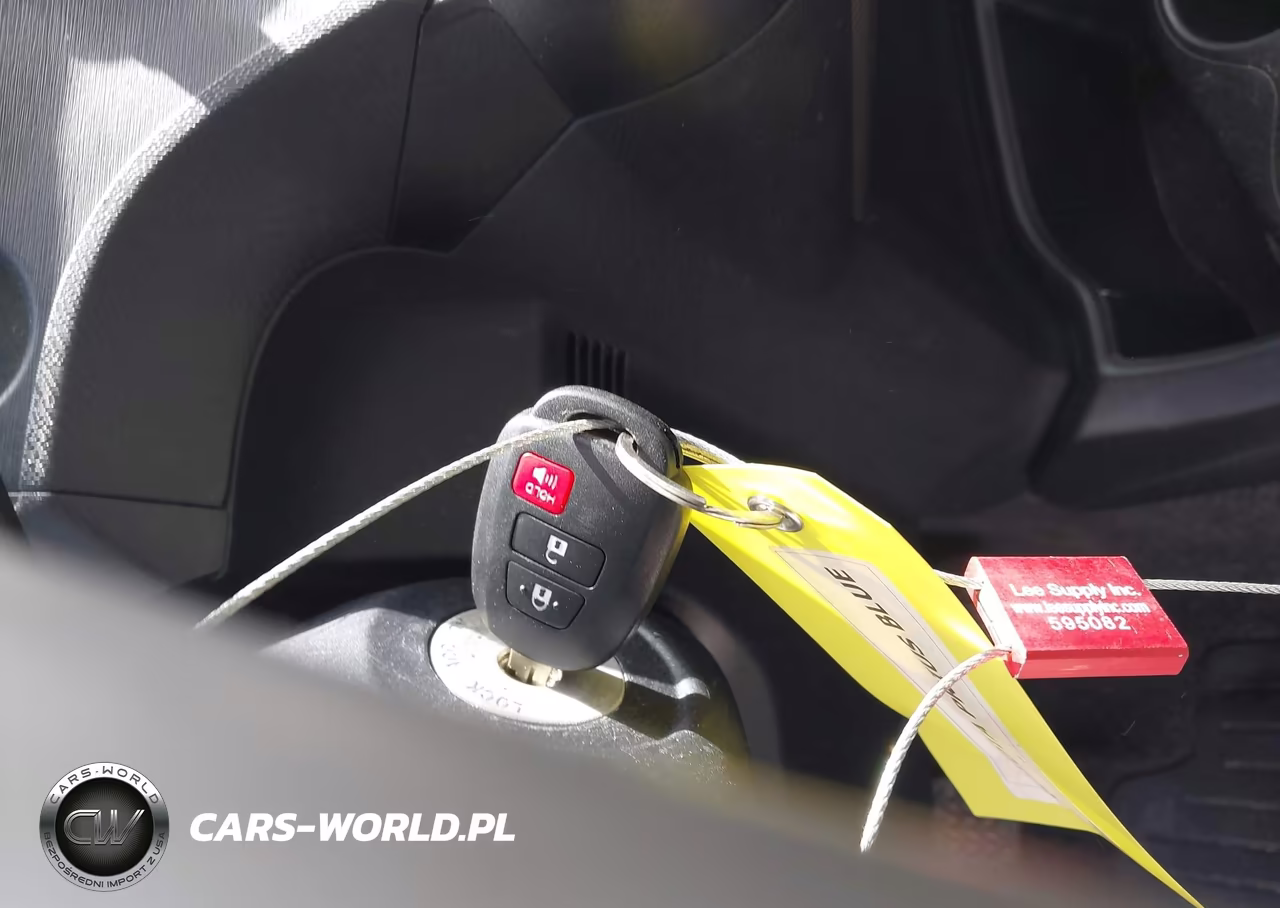 2012 Toyota Prius C One VIN:JTDKDTB35C1012939 - 11