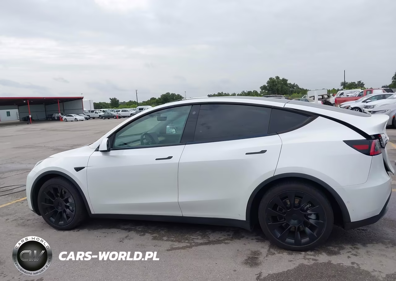 2021 Tesla Model Y Long Range Dual Motor All-Wheel Drive VIN:5YJYGAEE2MF137666 - 13