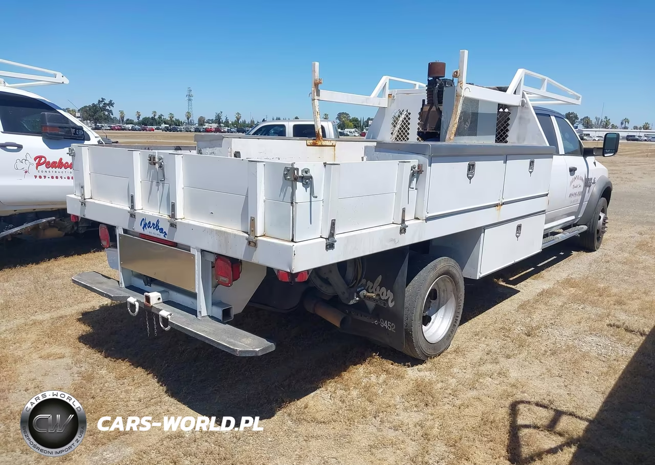 2014 Ram 5500 Chassis Tradesman-Slt-Laramie VIN:3C7WRNFL8EG286409 - 4