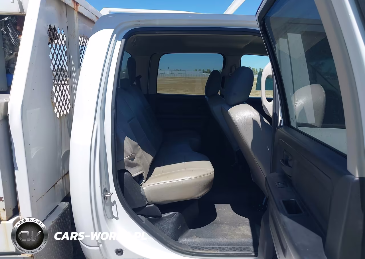 2014 Ram 5500 Chassis Tradesman-Slt-Laramie VIN:3C7WRNFL8EG286409 - 6