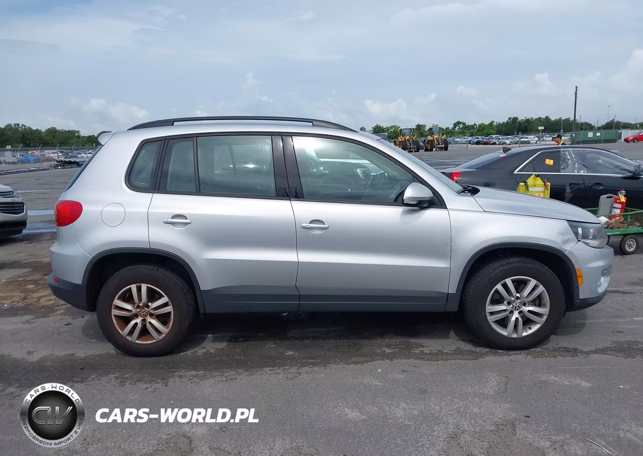 2016 Volkswagen Tiguan S VIN:WVGBV7AX1GW598004 - 13