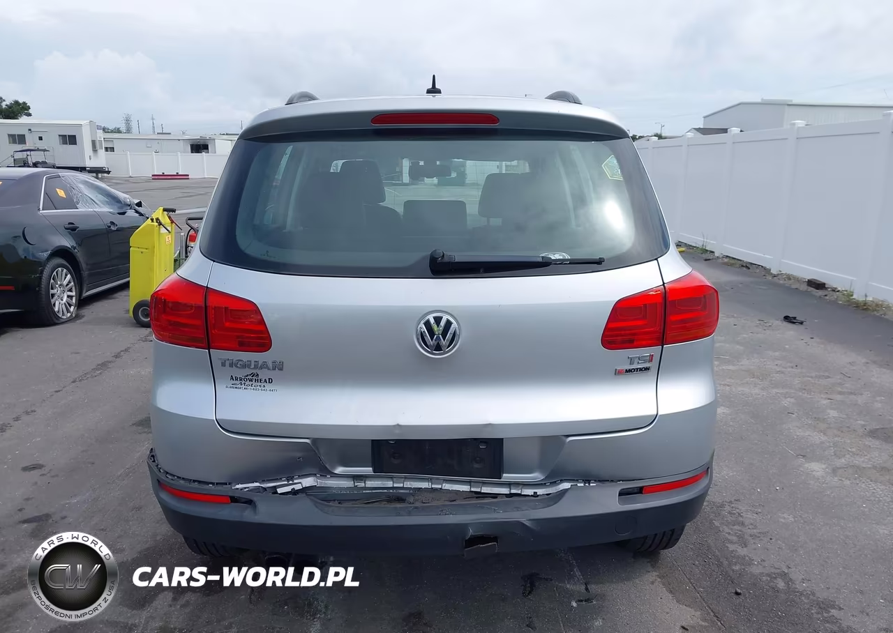 2016 Volkswagen Tiguan S VIN:WVGBV7AX1GW598004 - 16