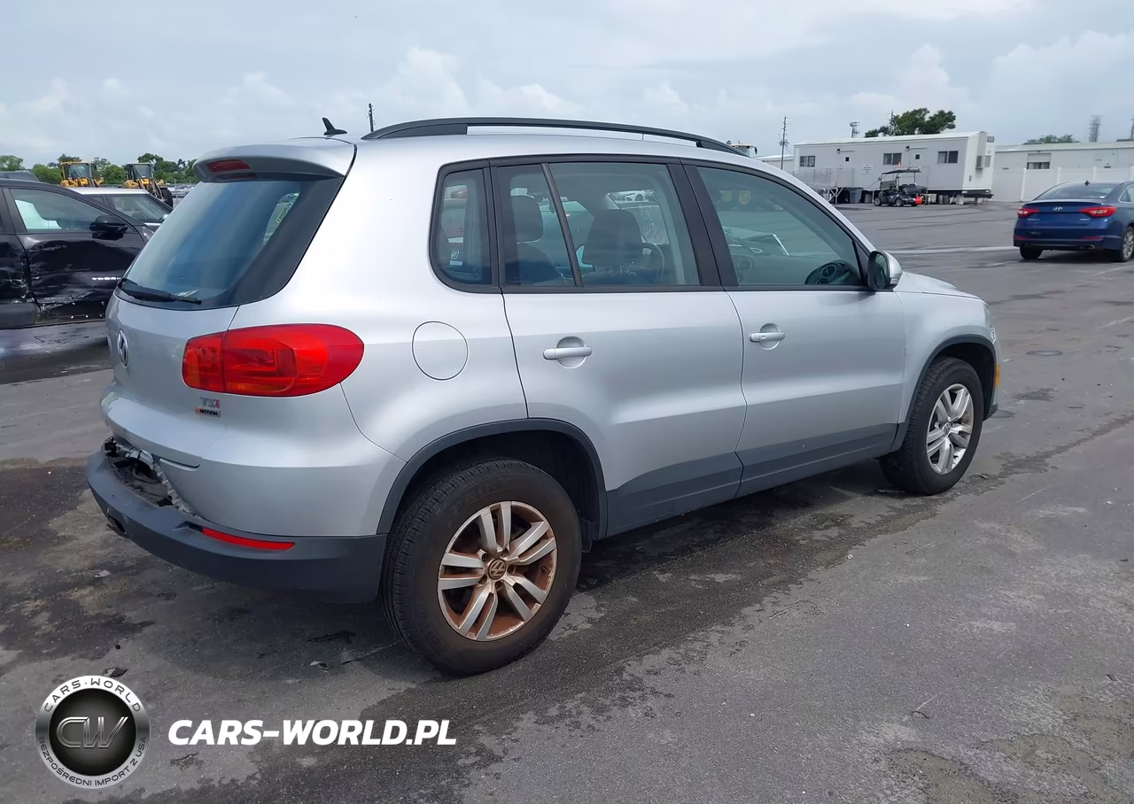 2016 Volkswagen Tiguan S VIN:WVGBV7AX1GW598004 - 4