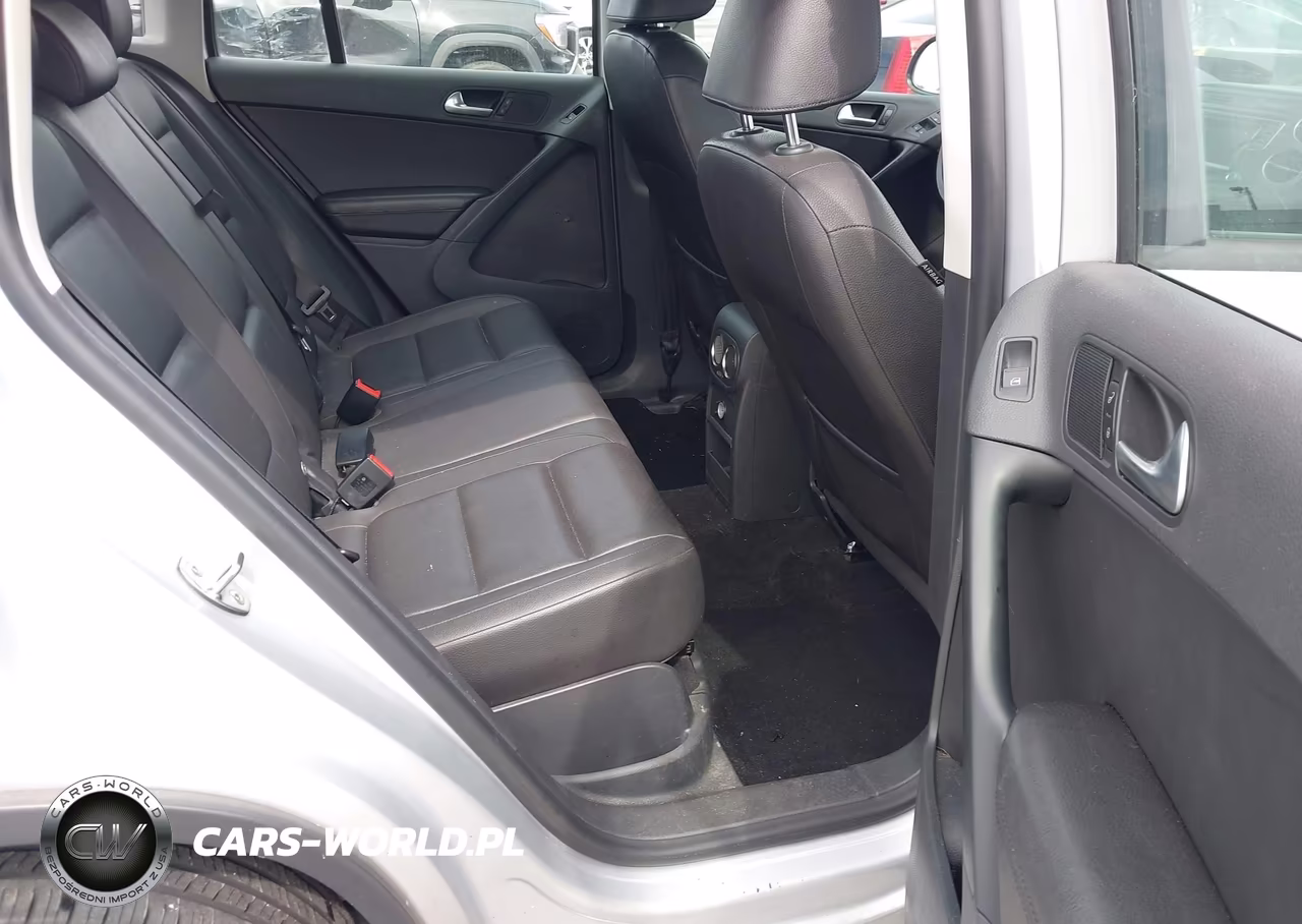 2016 Volkswagen Tiguan S VIN:WVGBV7AX1GW598004 - 8