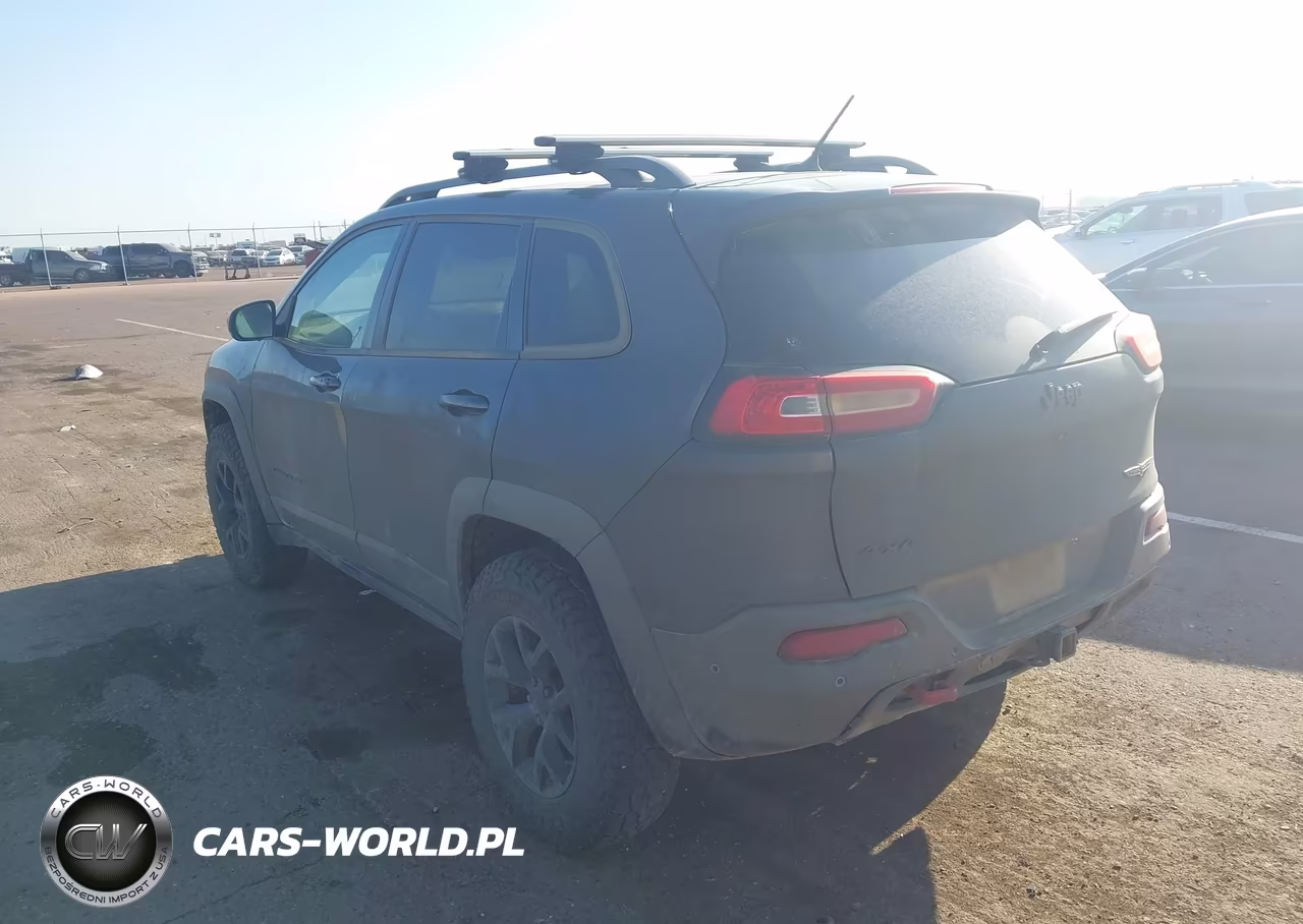 2015 Jeep Cherokee Trailhawk VIN:1C4PJMBS2FW710444 - 3