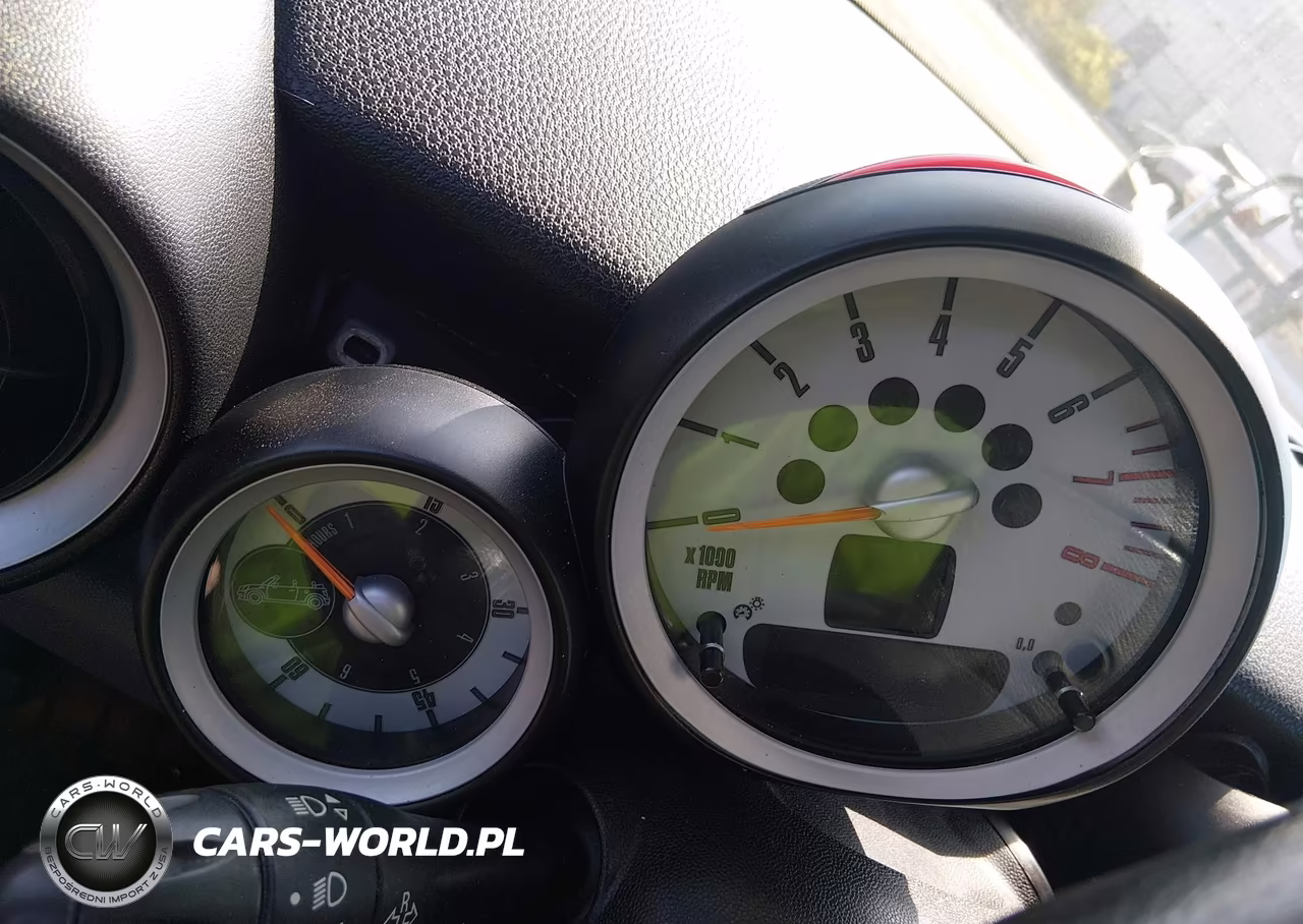 2010 Mini Cooper VIN:WMWMR3C57ATU97075 - 7