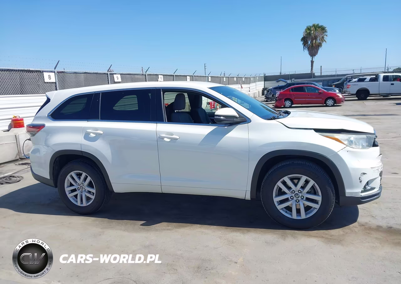 2016 Toyota Highlander Le VIN:5TDZARFH8GS021756 - 13