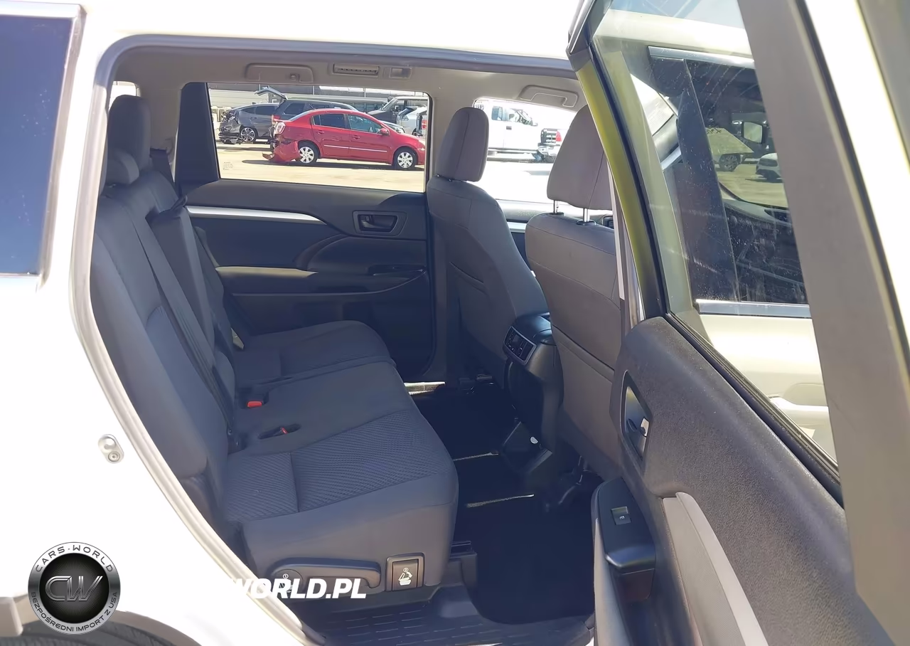 2016 Toyota Highlander Le VIN:5TDZARFH8GS021756 - 8