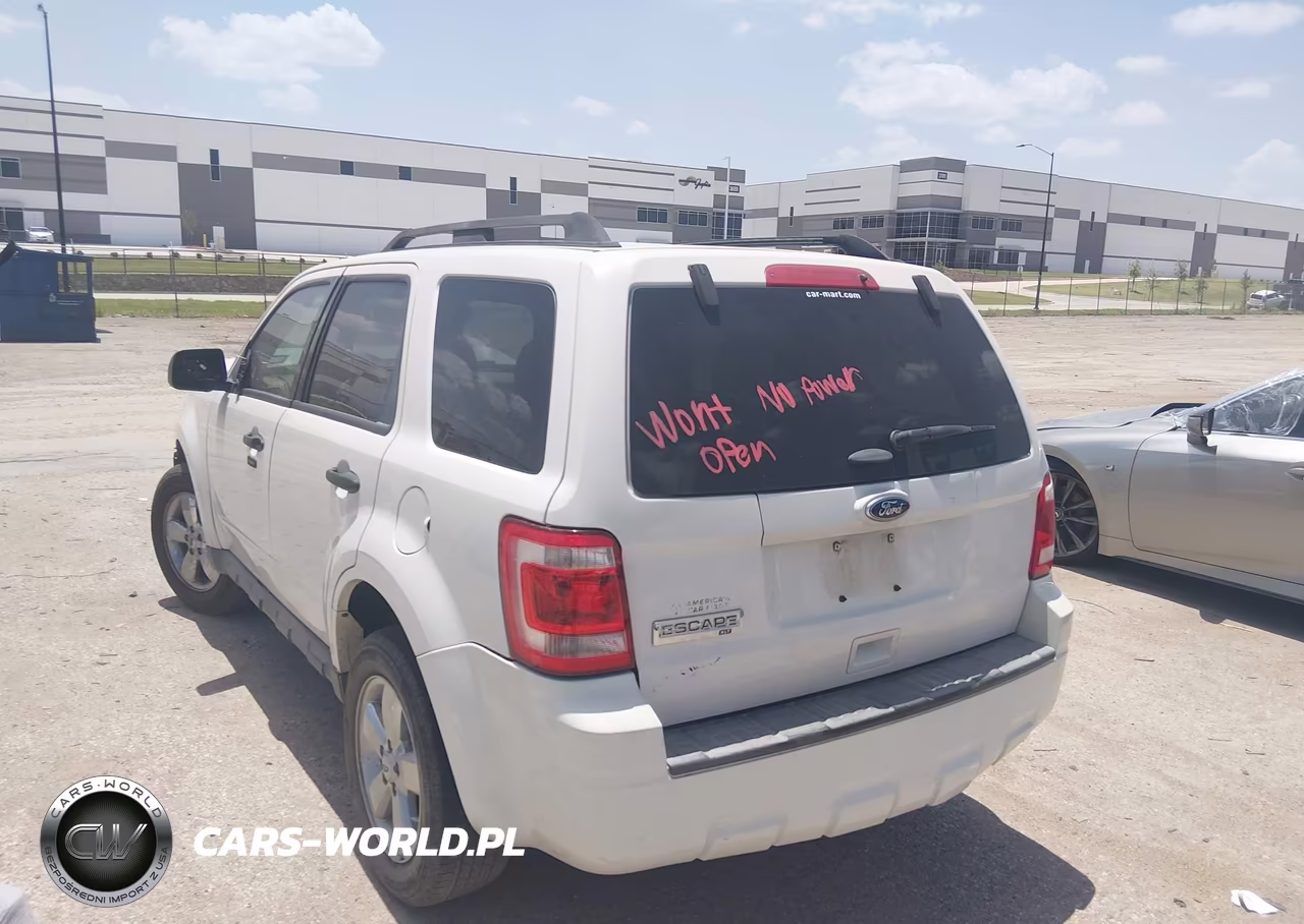 2012 Ford Escape Xlt VIN:1FMCU0D76CKB30829 - 3