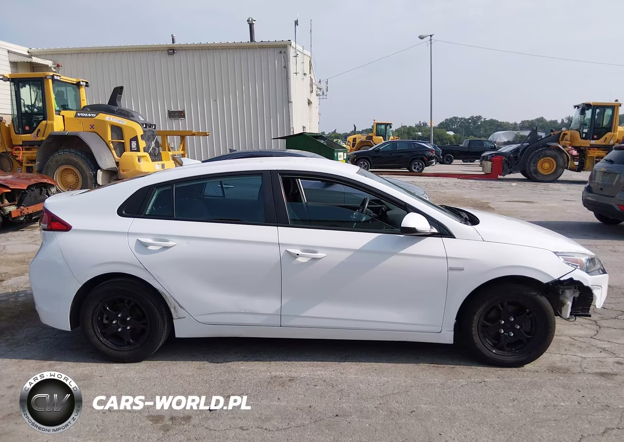 2017 Hyundai Ioniq Hybrid Blue VIN:KMHC65LC3HU023304 - 13