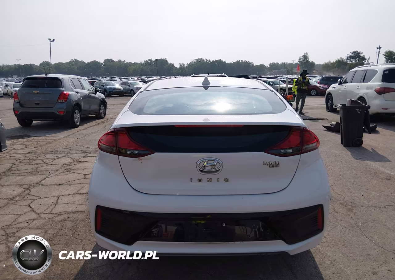 2017 Hyundai Ioniq Hybrid Blue VIN:KMHC65LC3HU023304 - 16