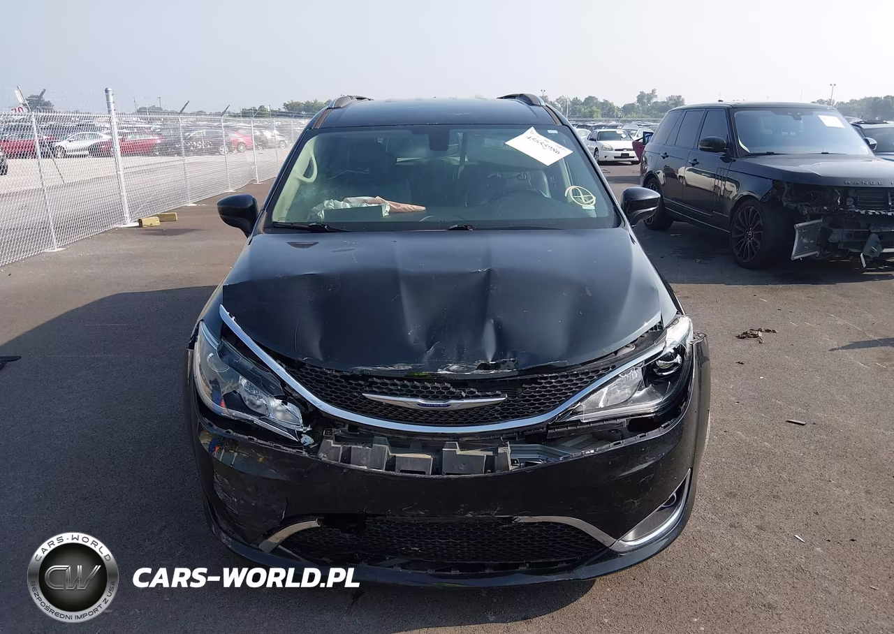 2020 Chrysler Pacifica Touring L VIN:2C4RC1BG3LR284863 - 12