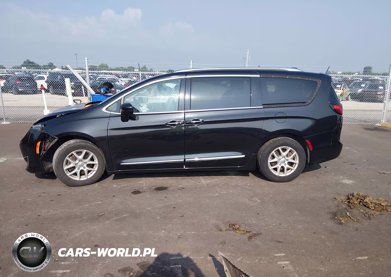 2020 Chrysler Pacifica Touring L VIN:2C4RC1BG3LR284863 - 14