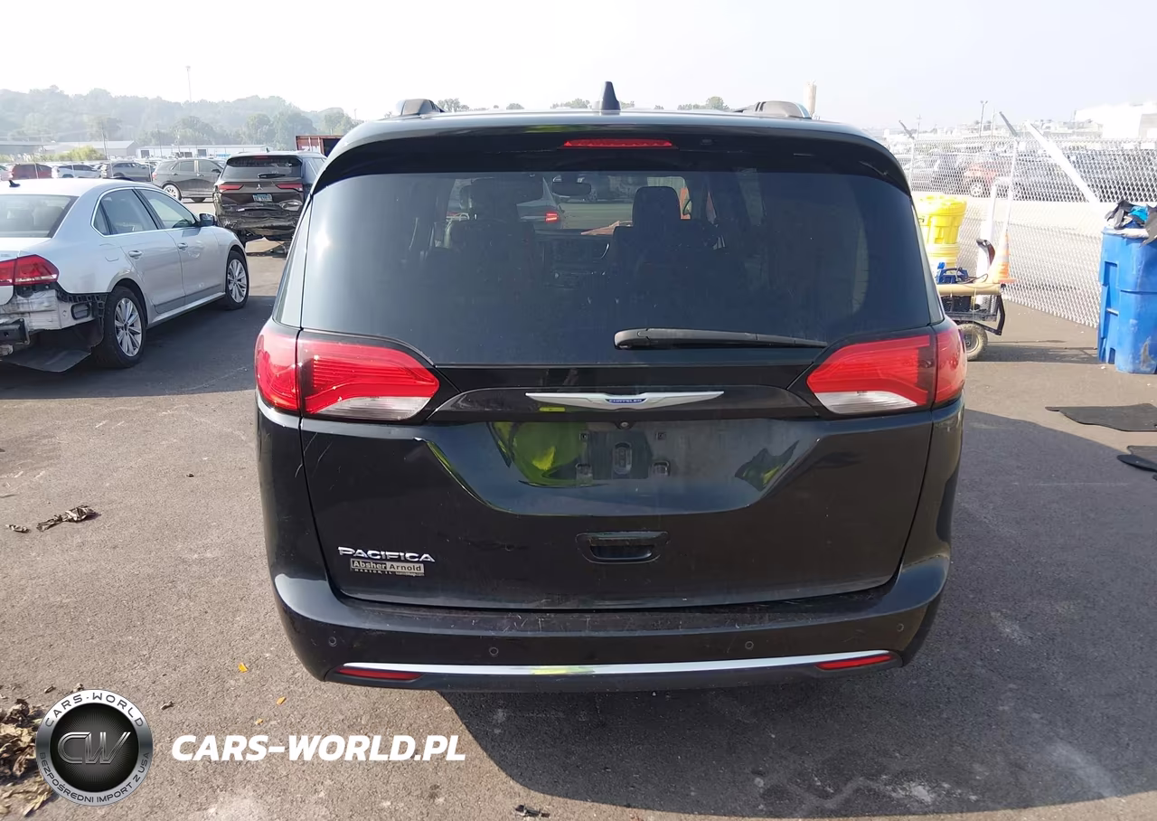 2020 Chrysler Pacifica Touring L VIN:2C4RC1BG3LR284863 - 16