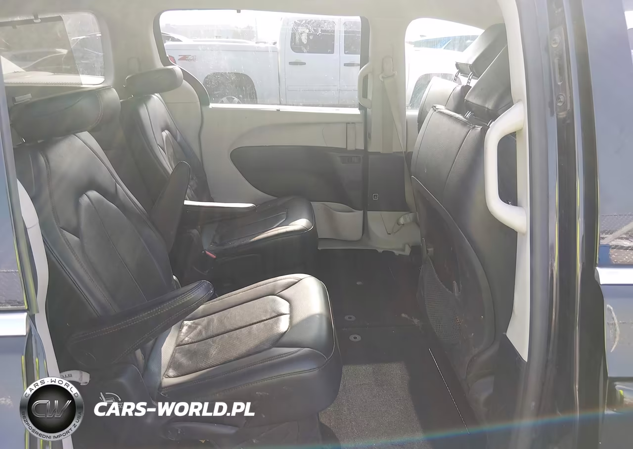 2020 Chrysler Pacifica Touring L VIN:2C4RC1BG3LR284863 - 8