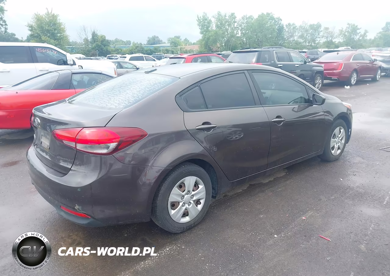 2017 Kia Forte Lx VIN:3KPFK4A77HE160743 - 4