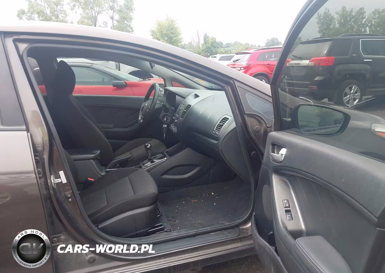 2017 Kia Forte Lx VIN:3KPFK4A77HE160743 - 5