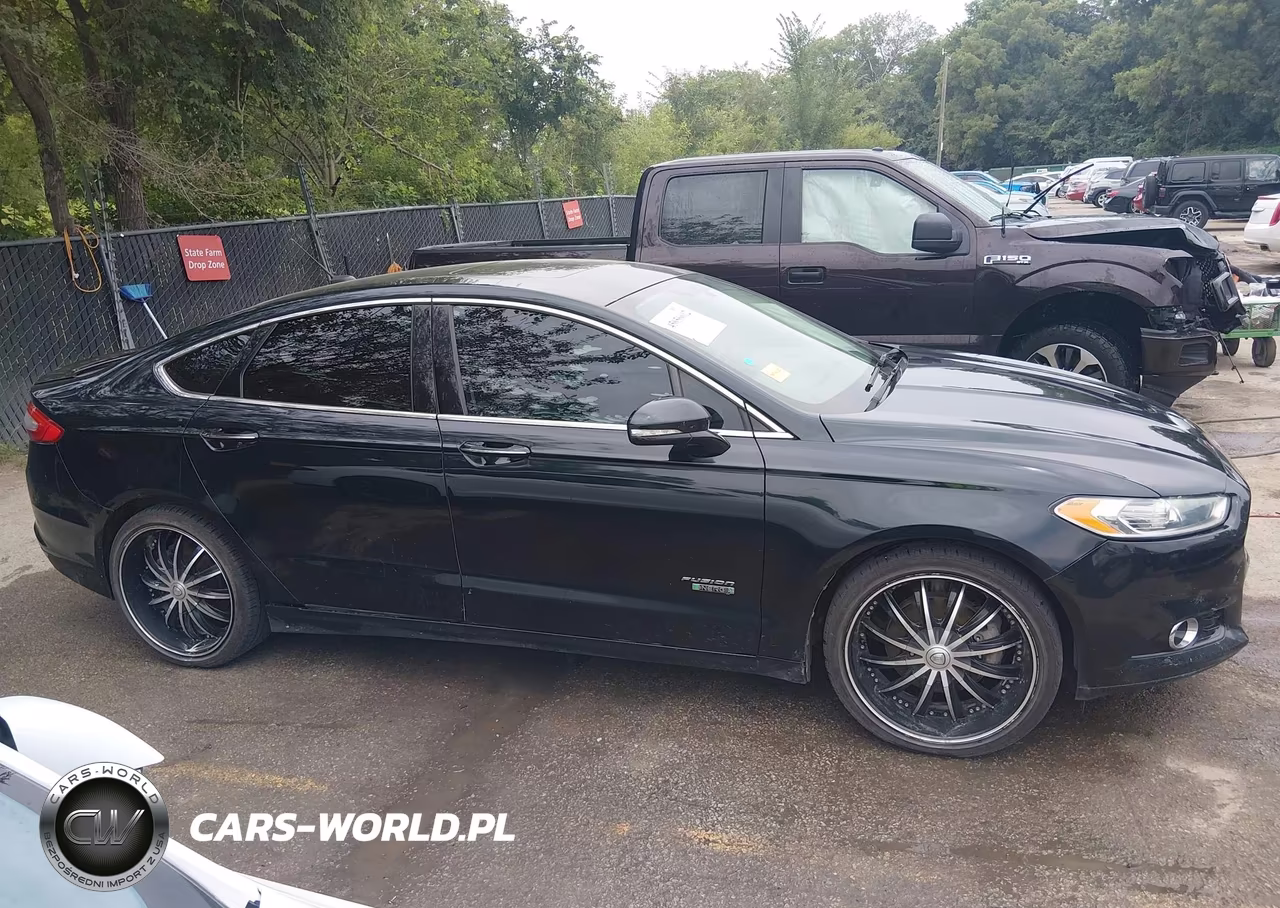 2014 Ford Fusion Energi Titanium VIN:3FA6P0SU3ER162871 - 13