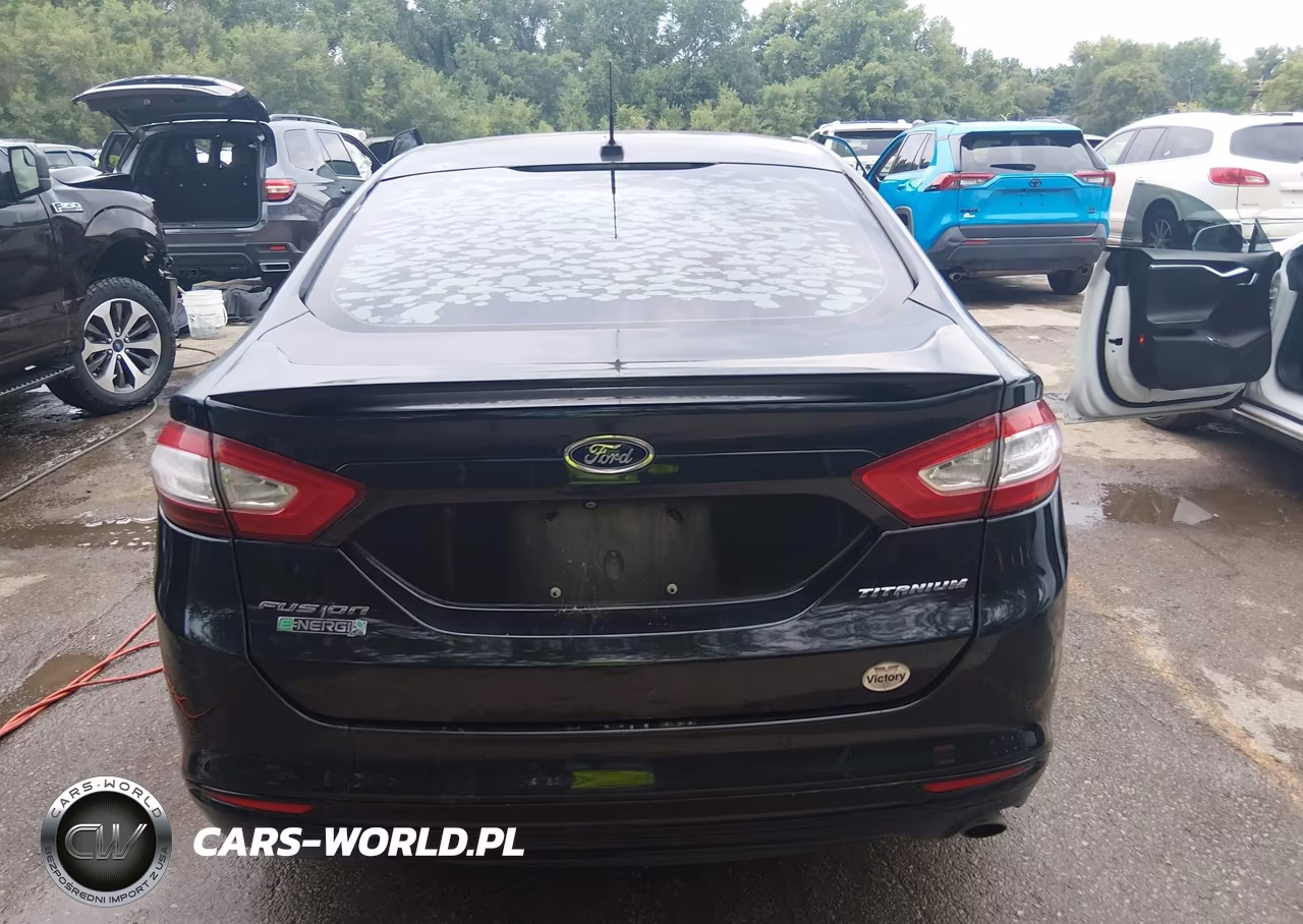 2014 Ford Fusion Energi Titanium VIN:3FA6P0SU3ER162871 - 16