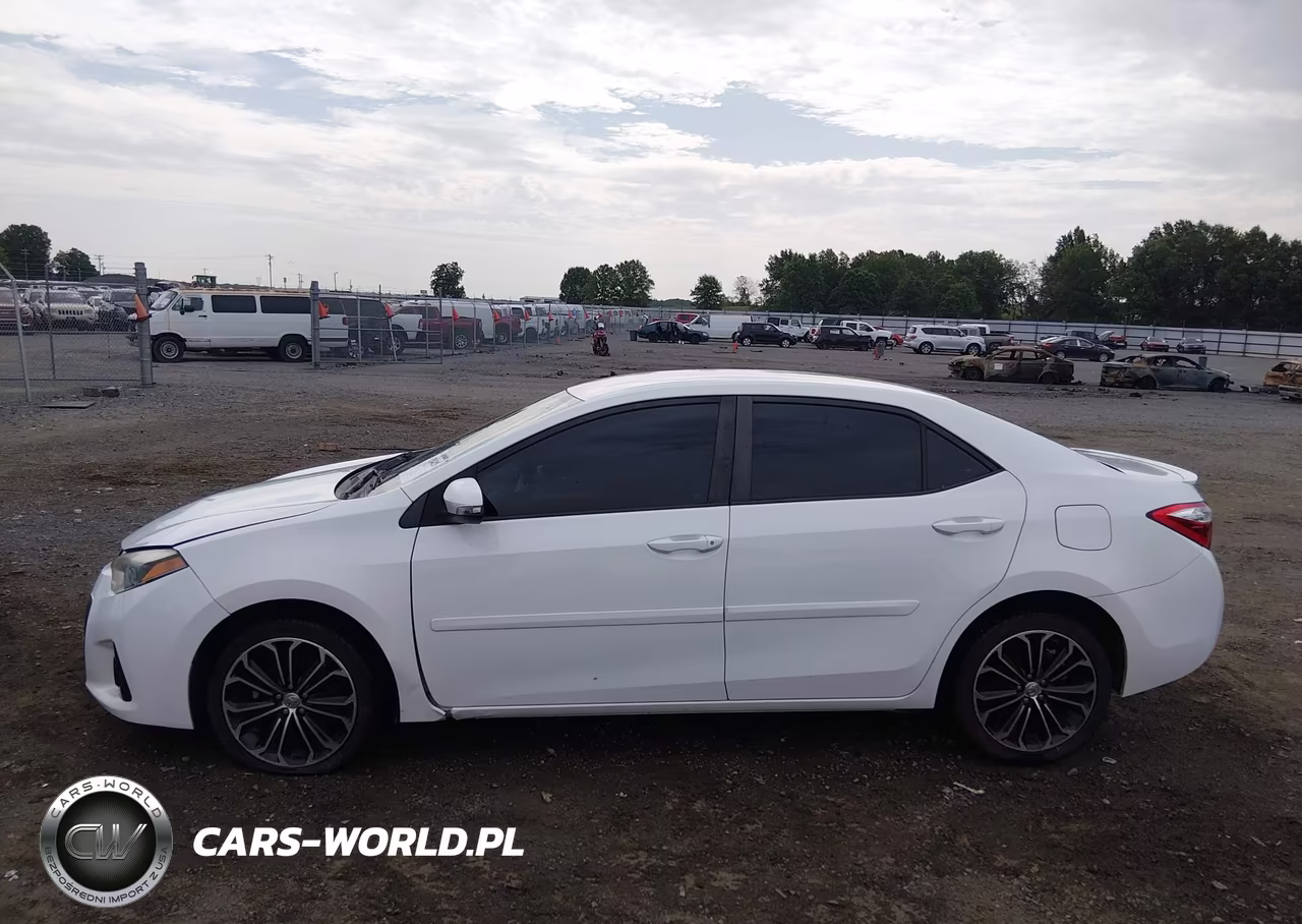 2015 Toyota Corolla S Plus VIN:5YFBURHE5FP350854 - 14