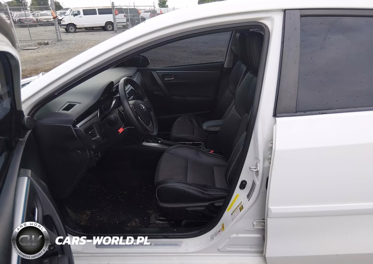 2015 Toyota Corolla S Plus VIN:5YFBURHE5FP350854 - 17