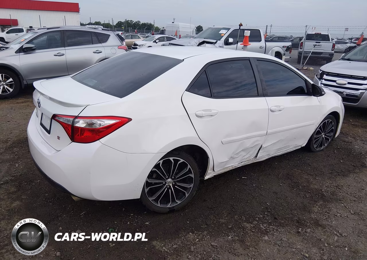 2015 Toyota Corolla S Plus VIN:5YFBURHE5FP350854 - 4