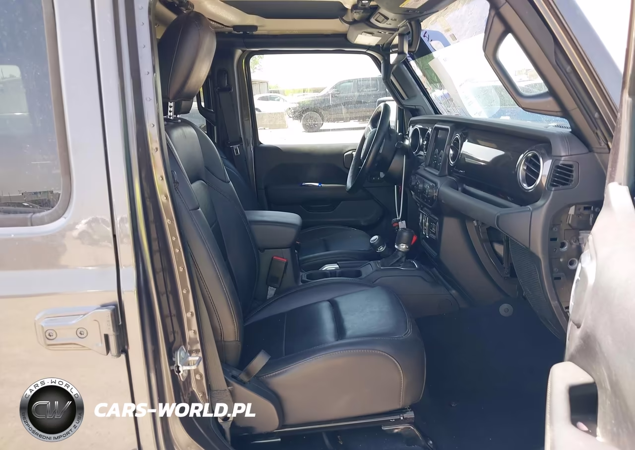 2021 Jeep Wrangler Unlimited Sahara Altitude 4X4 VIN:1C4HJXEN8MW610132 - 5